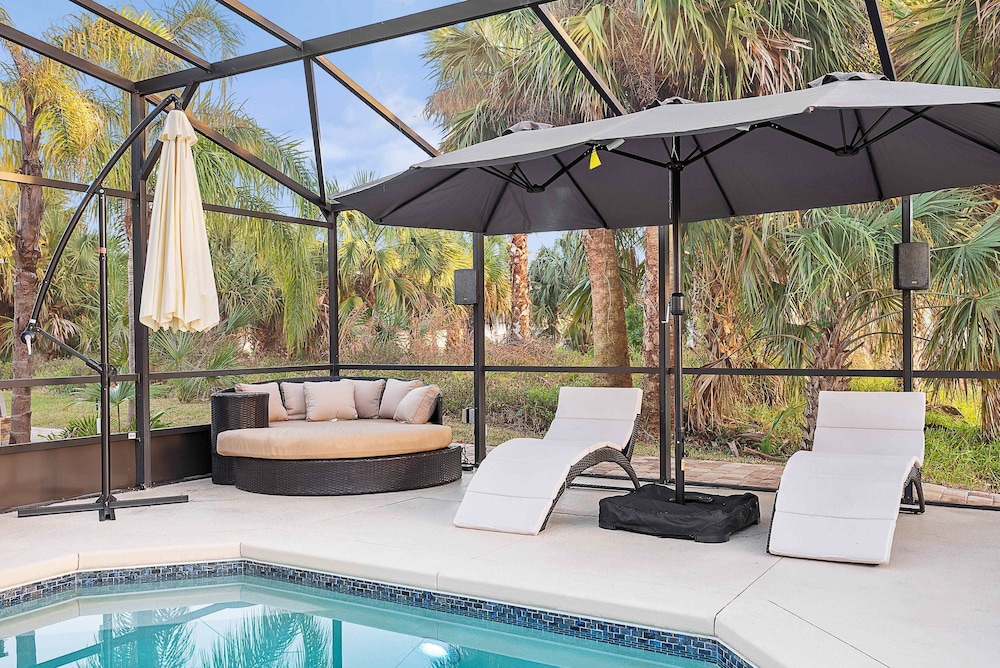 Canal Front Oasis With Pool in Palm Coast
