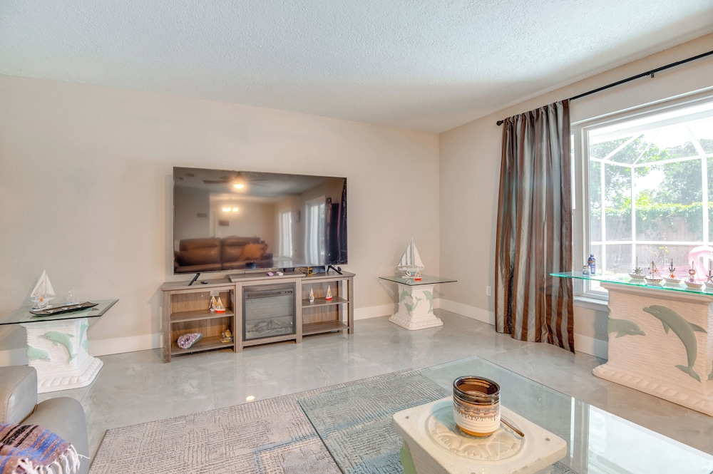 5 Mi to Beach: Retreat w/ Pool in Merritt Island