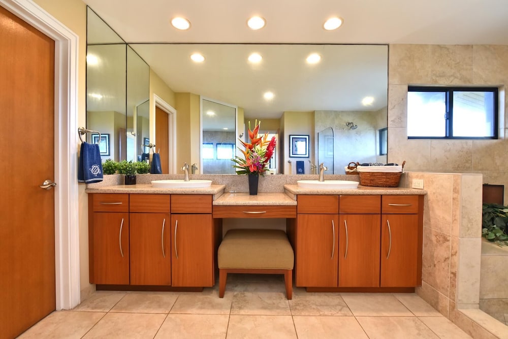 Kapalua Ridge Villas by KBM