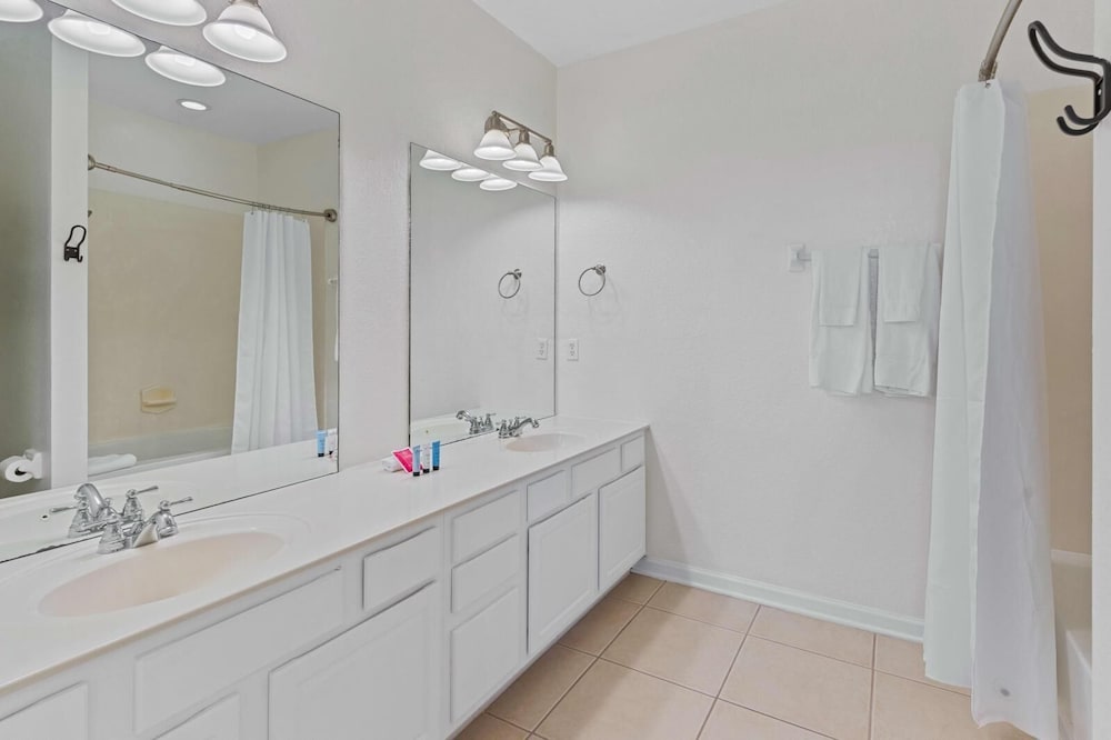 Vista Cay Swanky