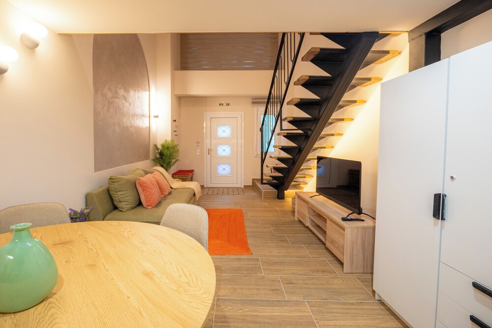 Vayas Residences Agora