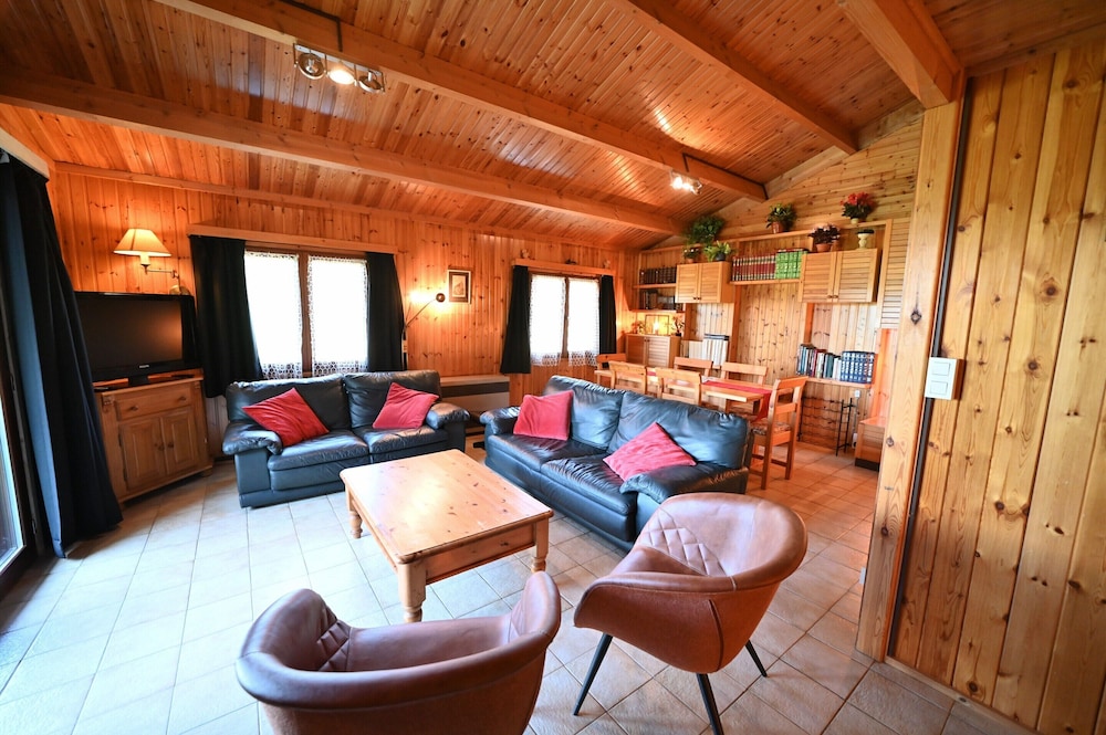 Chalet in Beffe With Hot Tub & Valley Views
