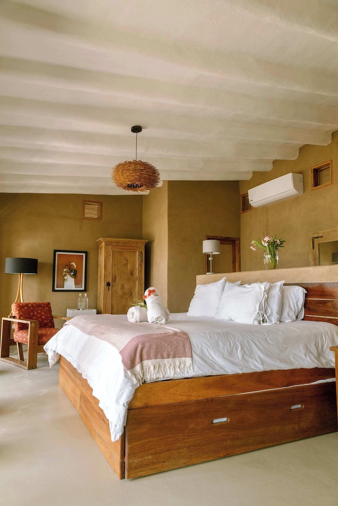 w Exceptional 1BR w Pool in M Ncora