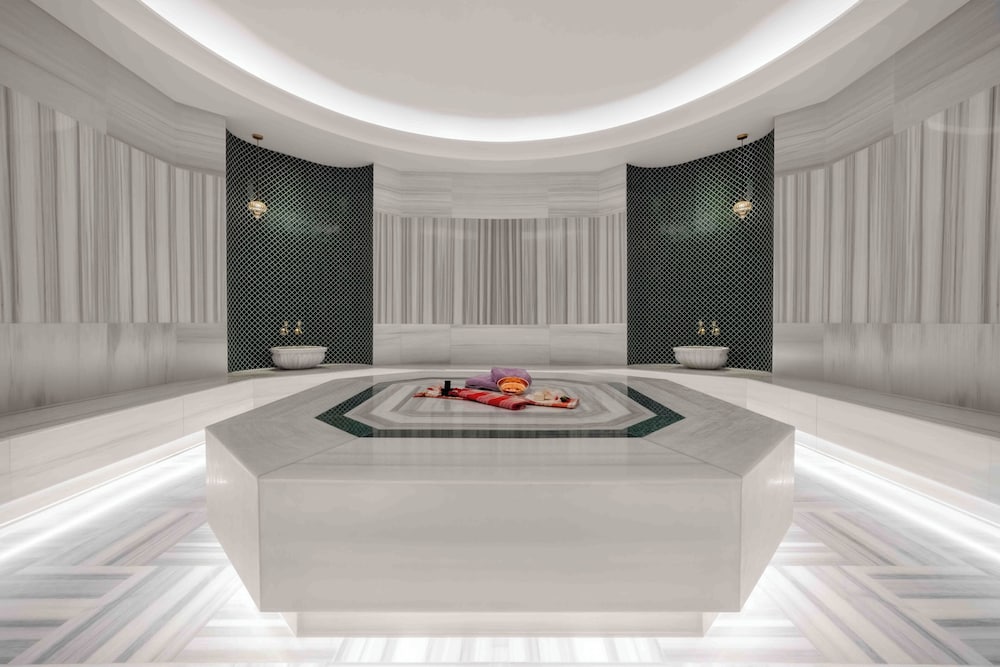 Merit Royal Gardens Hotel & Casino