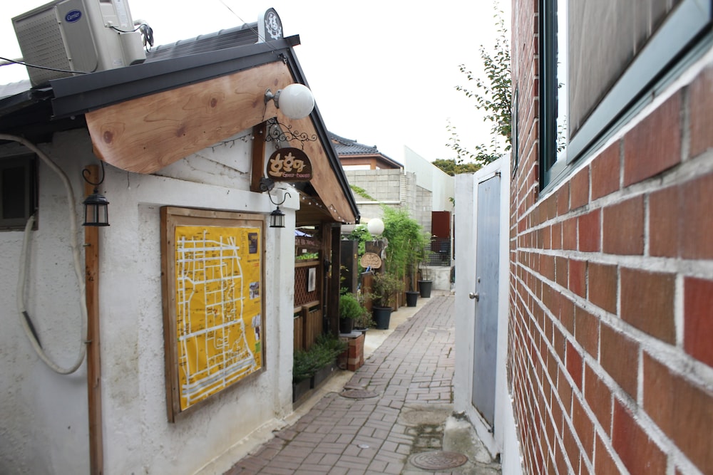 Hohomom Guesthouse