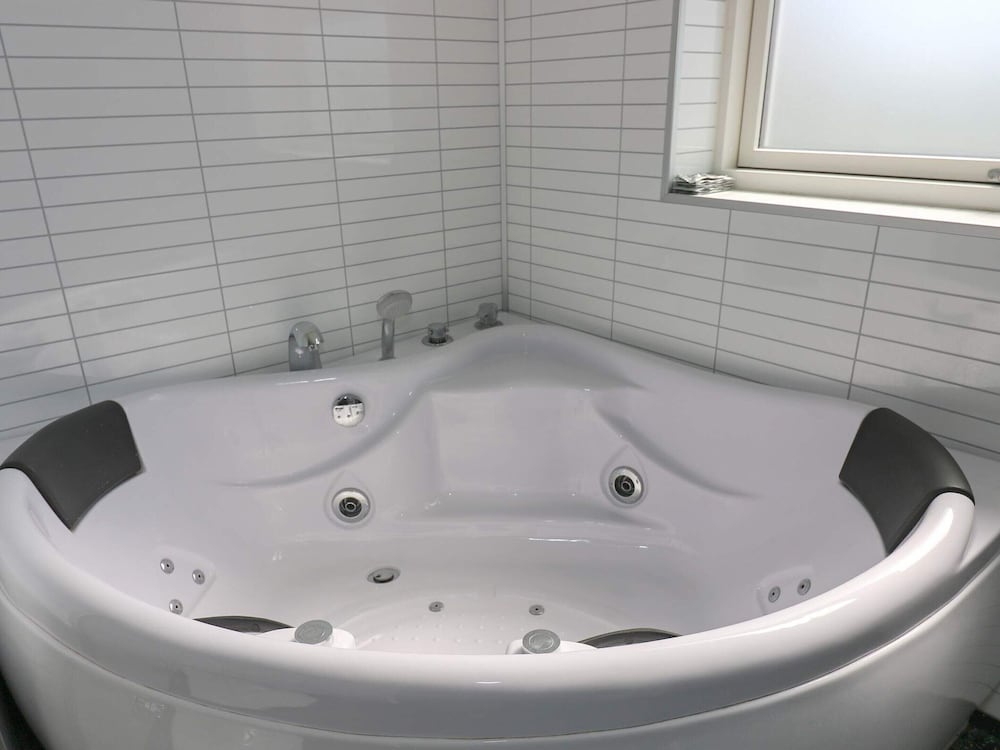 Spacious Retreat With Whirlpool - By Traum Ferienwohnungen