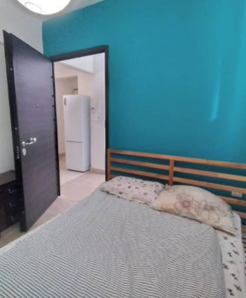 2 Bedroom Heart of Center