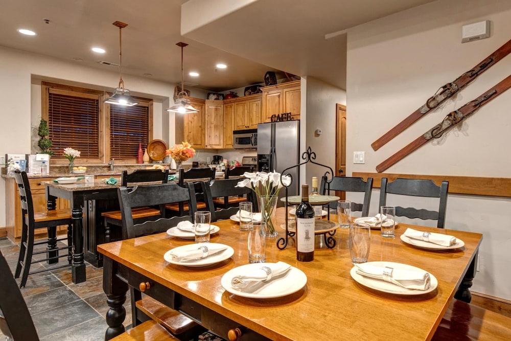 Park City KBM Resorts Walk To Main Street And To Park City Mountain, Hot Tub, On Free Citywide Bus Route 2 Units, 8 Bedrooms Ml-1341