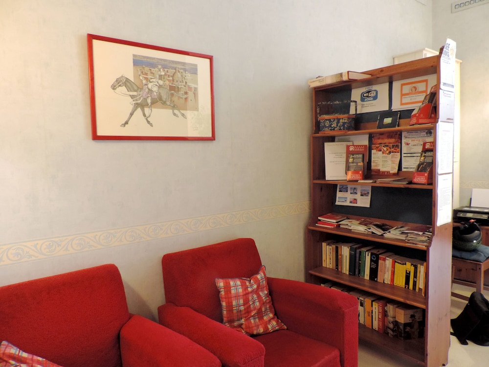 Bonapace Porta Nolana B&B