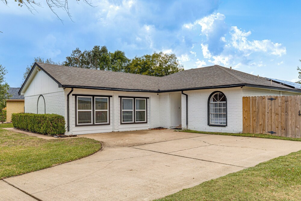 Families Welcome! Recently Renovated Home in Katy