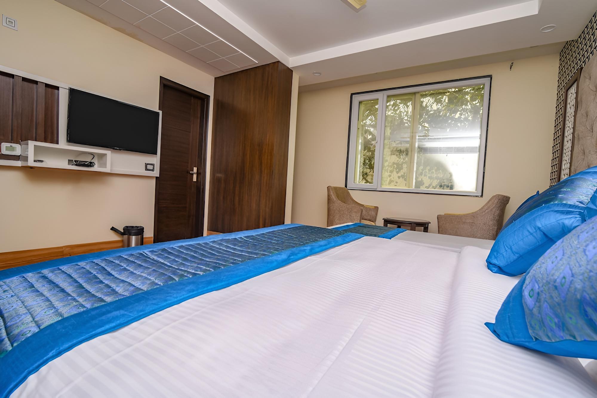Capital O 14831 hotel mannat