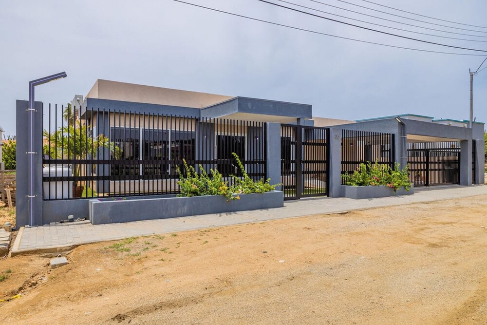 Villa Blue Topaz - Oasis With Pool Hot tub Sauna