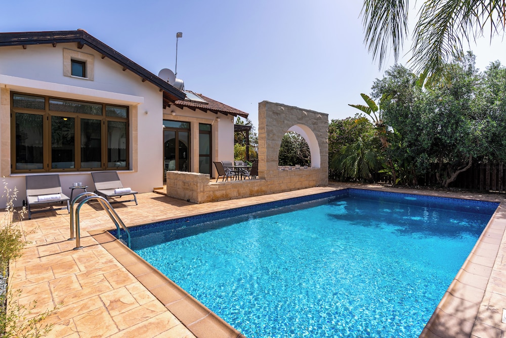 Lumina 2-BR Villa and Pool in Ayia Napa