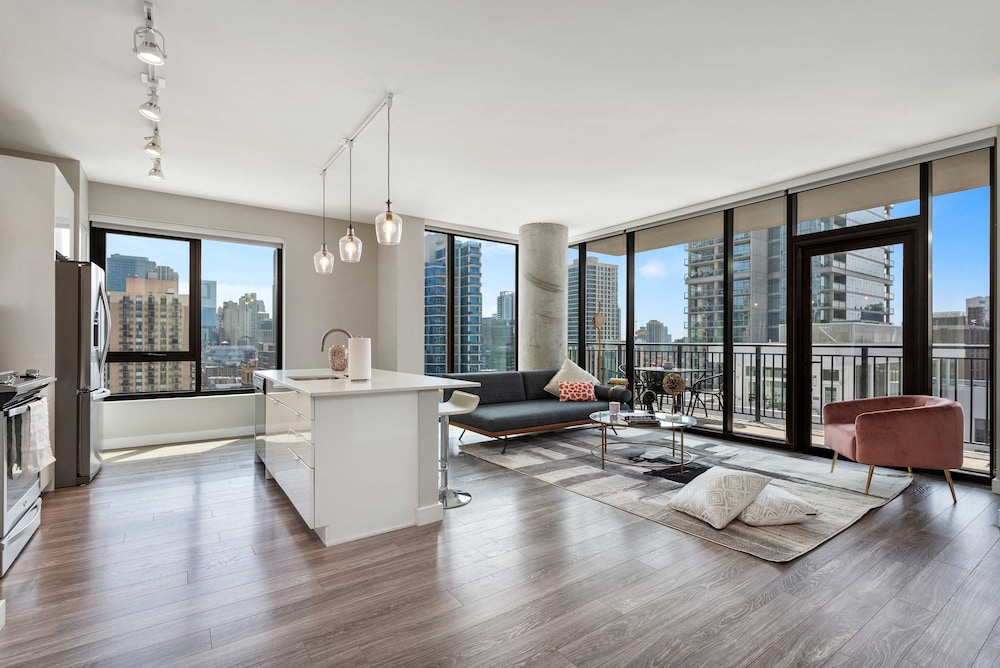 Gold Coast Group Stay 2 Modern 2BR Apartments