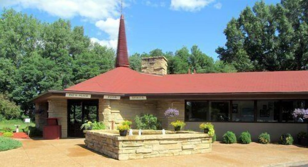 Spring Valley Inn