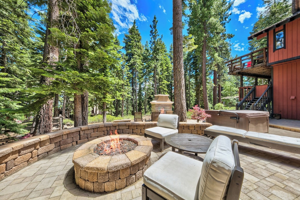 Central Clean Home with Hot Tub Near Ski view 5