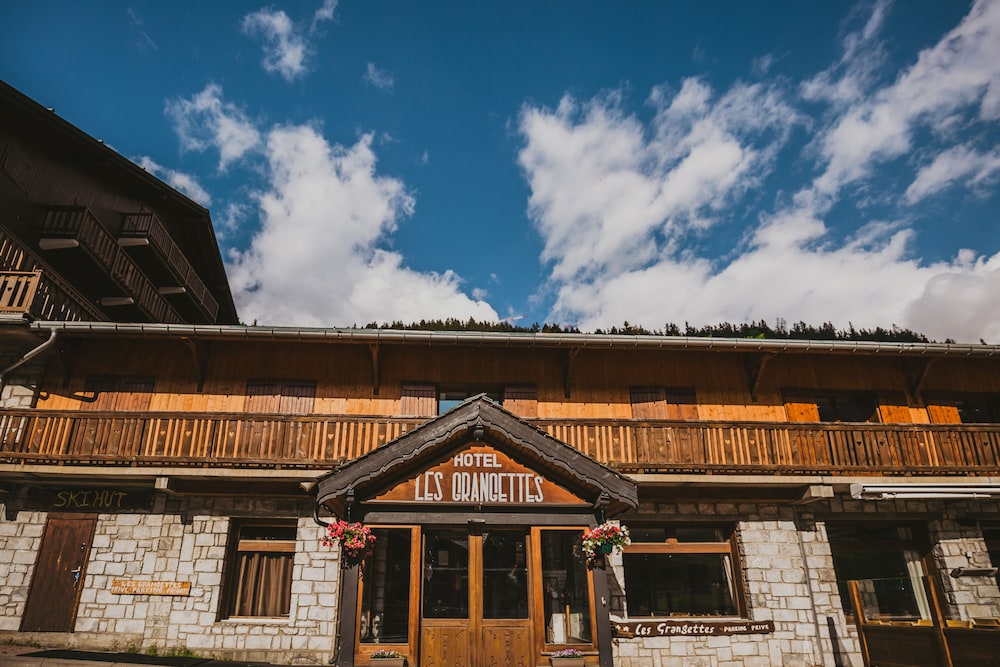 Les Allues Vacations - Hotel Les Grangettes - Property Image 4