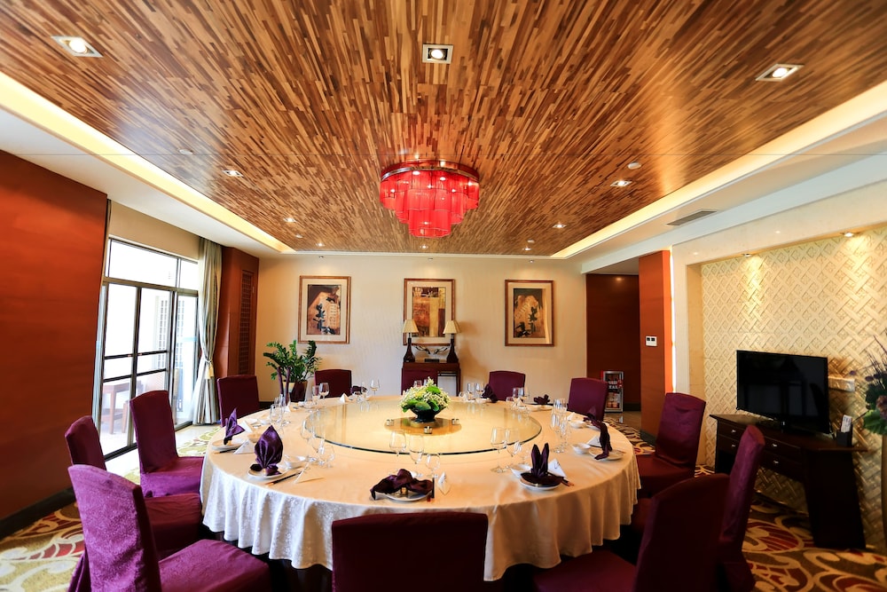 Country Garden Holiday Hot Spring Hotel Fogang