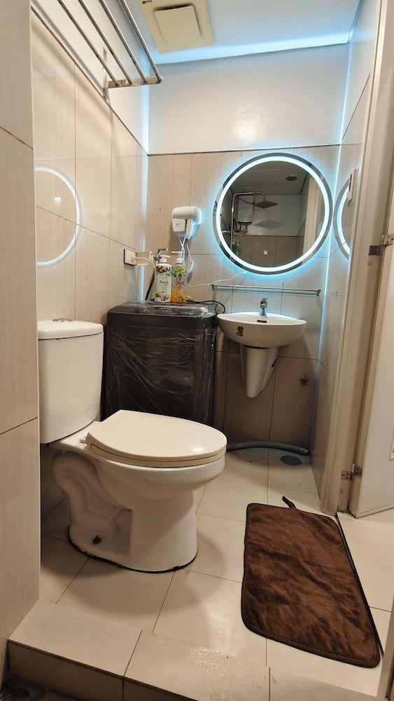 The Royal Bloom Room-1409TowerA