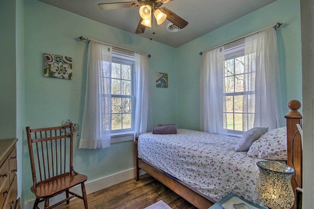 Quiet Escape w/ Hot Tub, 5 Miles to Raystown Lake! view 4