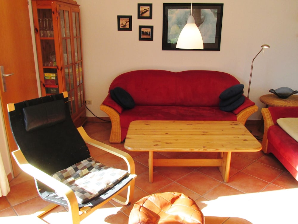Doppelhaushaelfte mit Windgeschuetzter Terrasse