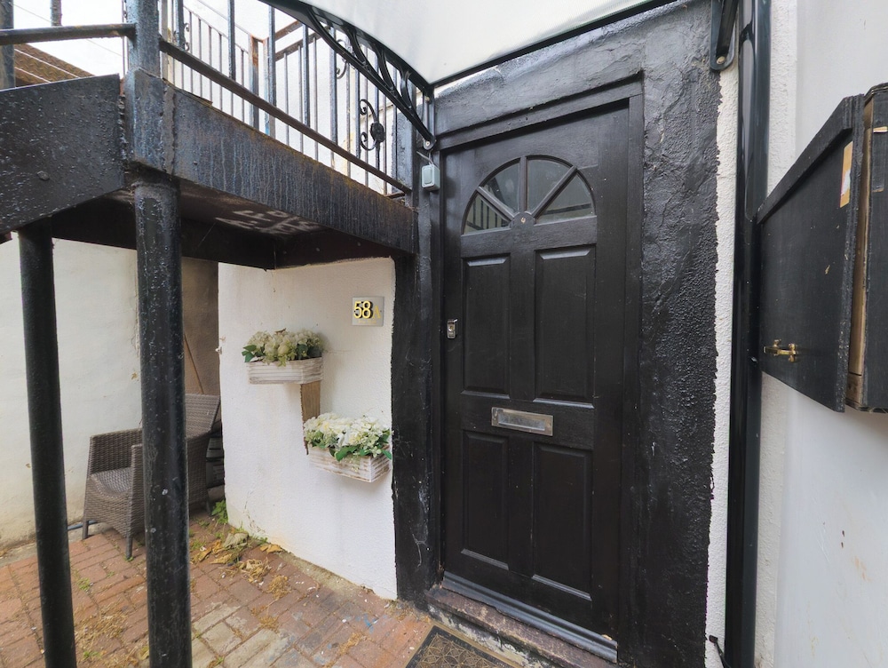Casa Botique - Close To Gunwharf
