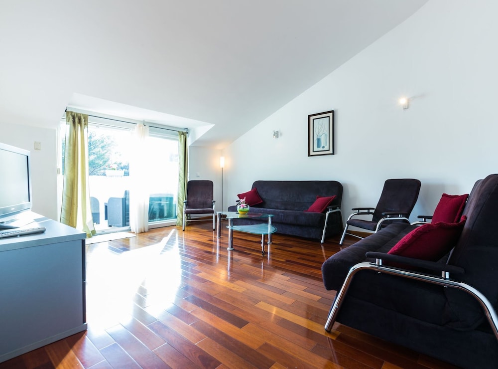 Elegant and Lavish Leisure Apartments Zadar With Outdoor Pool