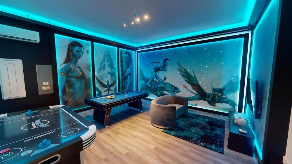 8 Bedroom Themed Rooms Huge Games Room Pool Spa