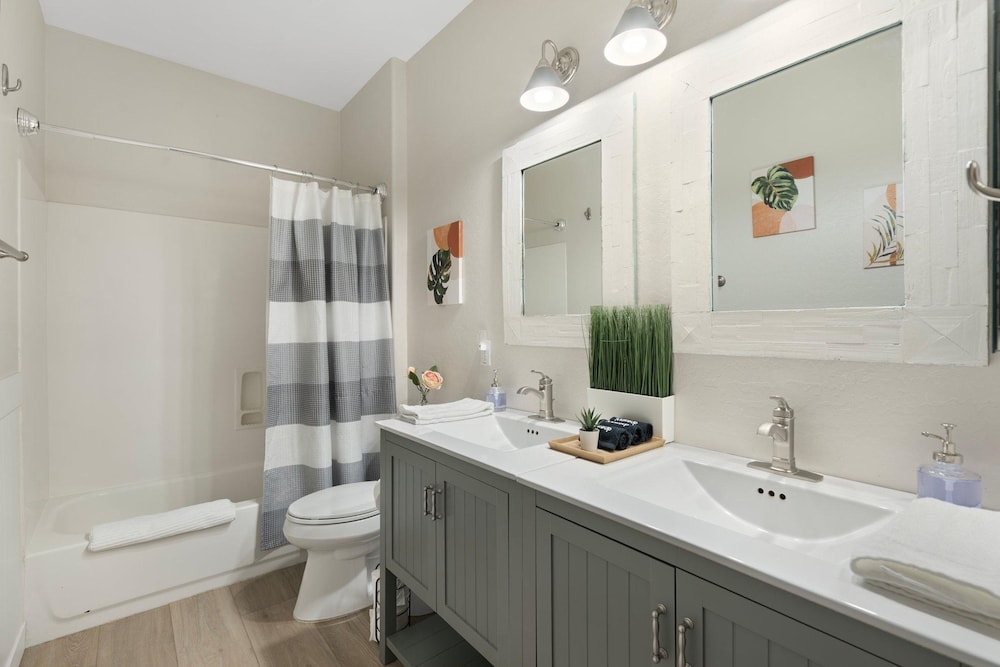 Dublin in Gilbert With 4 Bedrooms and 2 Bathrooms