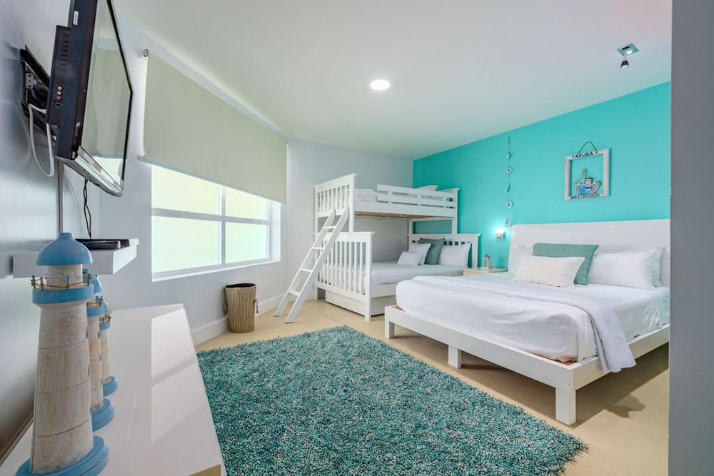 2BR 3BA Condo on Eagle Beach w Amazing Amenities