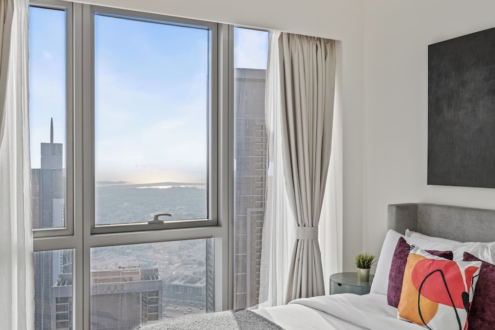 Luxury City Stay Near Mall and Pool