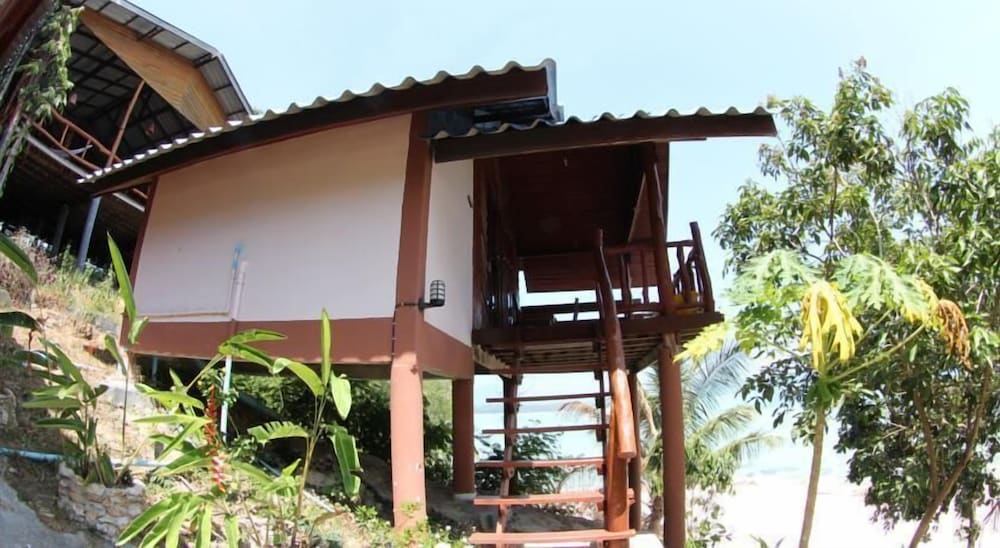 Moon Beach Resort