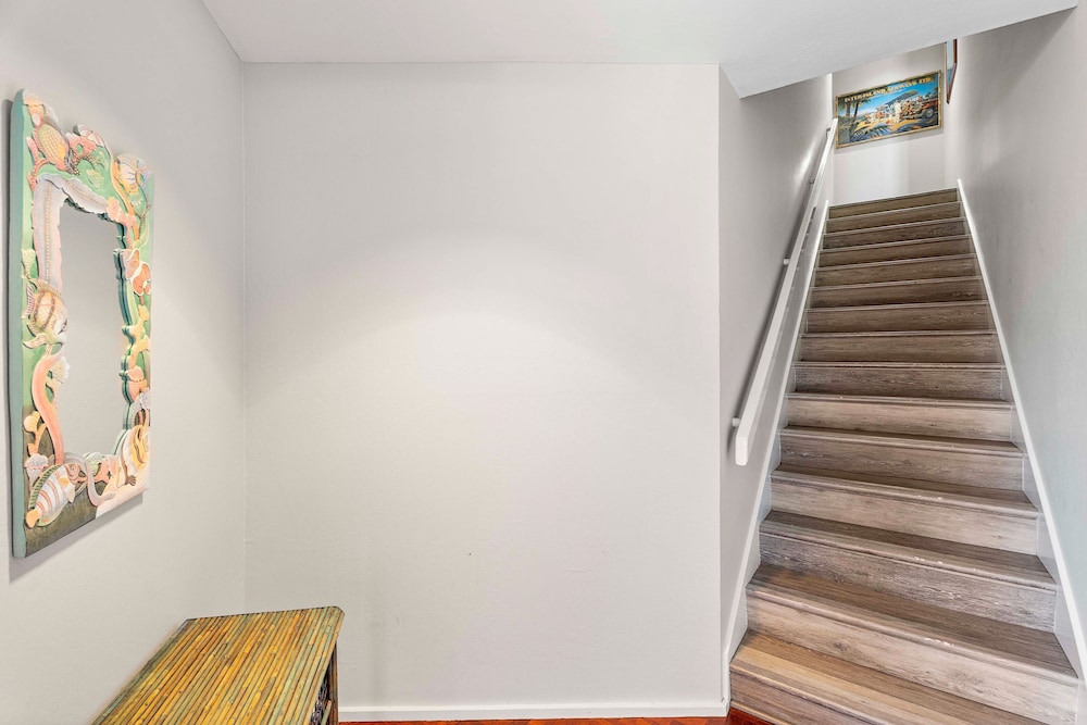 Fairway & Ocean Views - Updated Top Floor - AC- Vrkcv