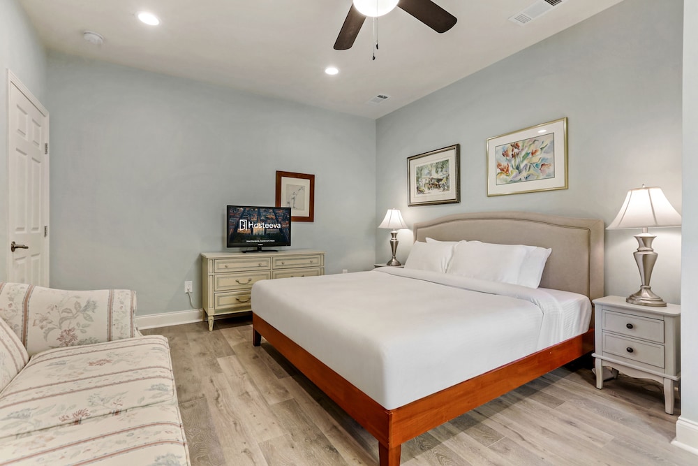New Orleans Vacations - Renovated Historic 4BR House Near Magazine St  Uptown - Property Image 10