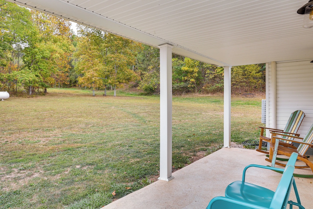 Wooded Escape w/ Pond & Grill in Pleasant City! view 3