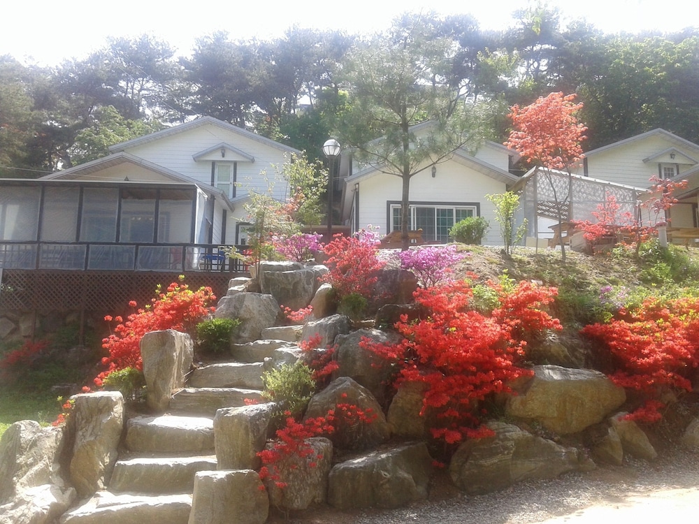 Hwangto Green Village