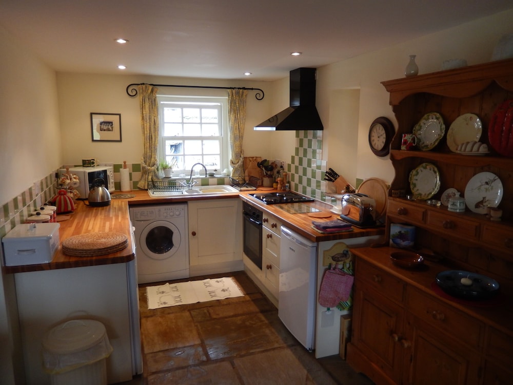 Alltybrain Farm Cottages and B&B