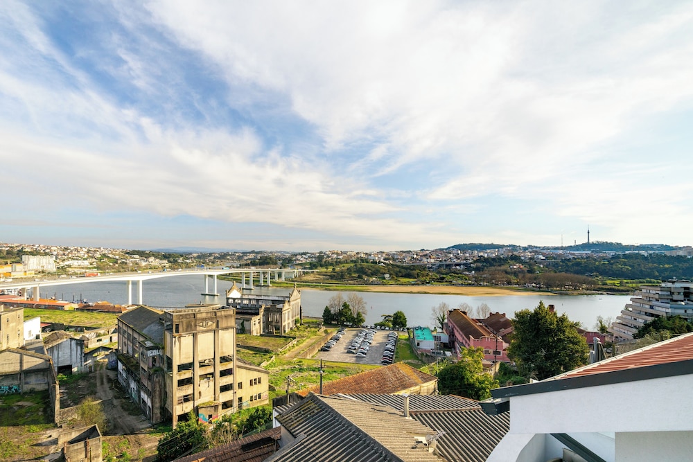 C312 Riverside View Premium Apartment w/ AC & Terrac view 4