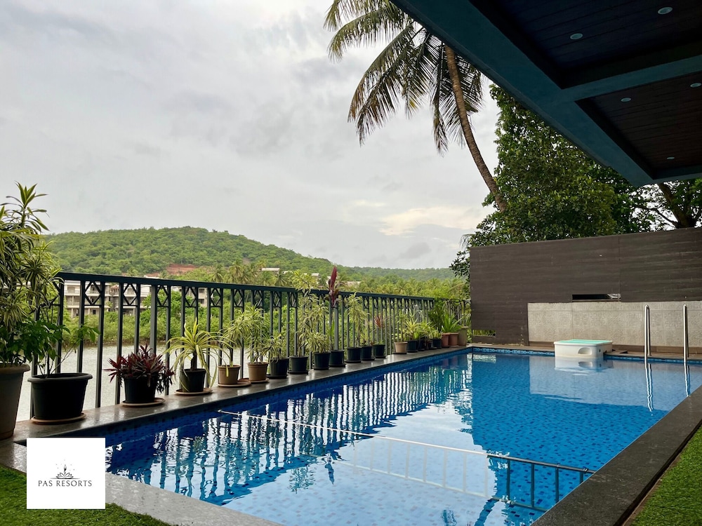 PAS RESORTS