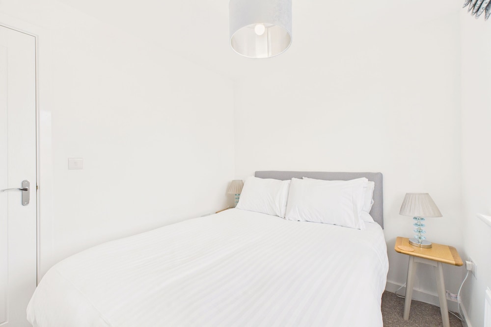 Host Stay Gannett House