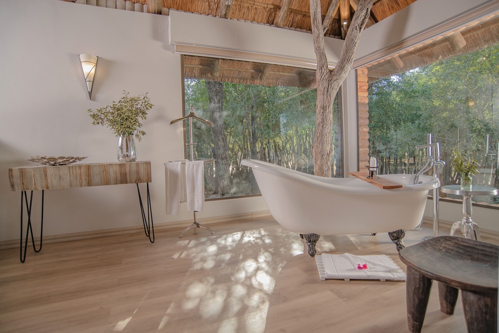 Karongwe - River Safari Lodge