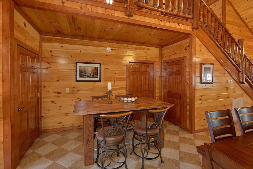 Sweet Tranquility Pool Lodge Apartment 4