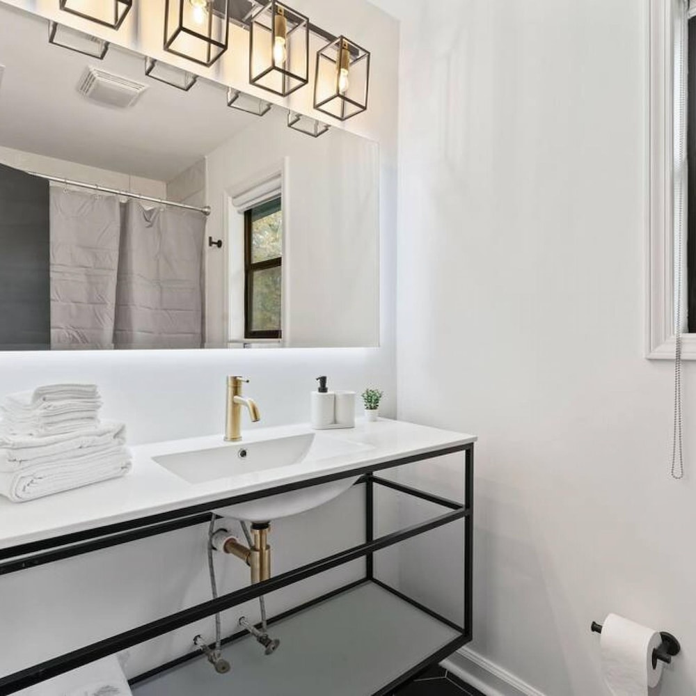 The Springwood Retreat Central High Luxury - Property Image 11