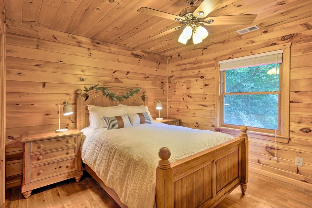 Charming Mtn Cabin 2 Mi From Downtown Boone! view 3