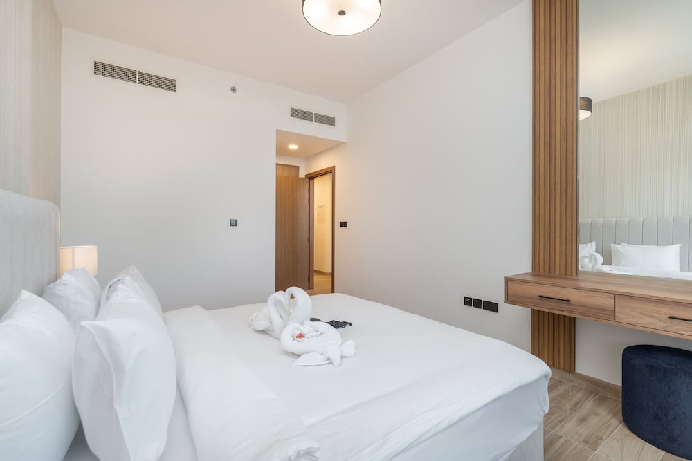 Stay in Studio City at Celia Residence Perfect for 2