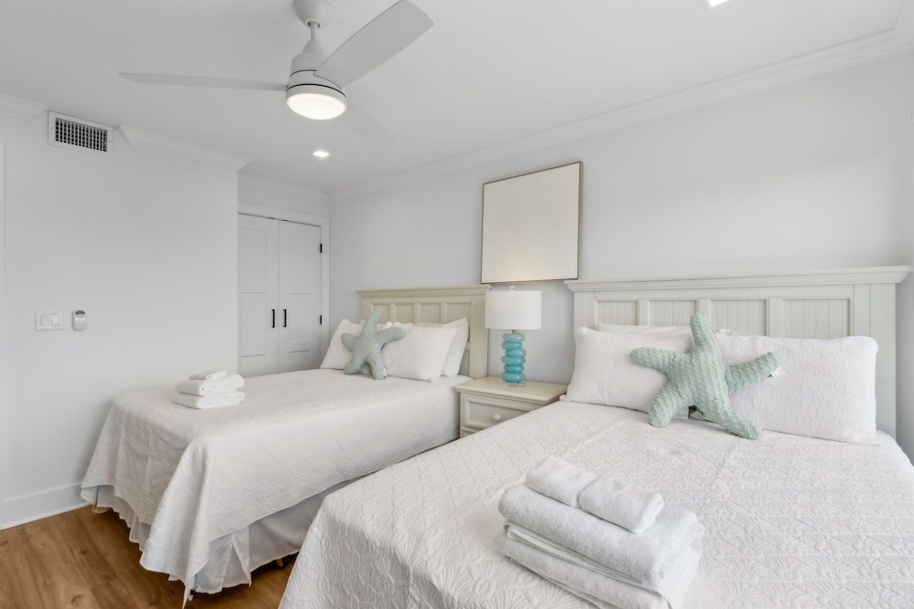 Surf And Racquet Club B149 2 Bedroom Condo