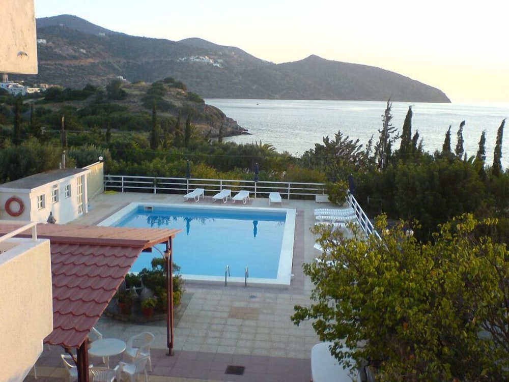 Dimitra Aparthotel
