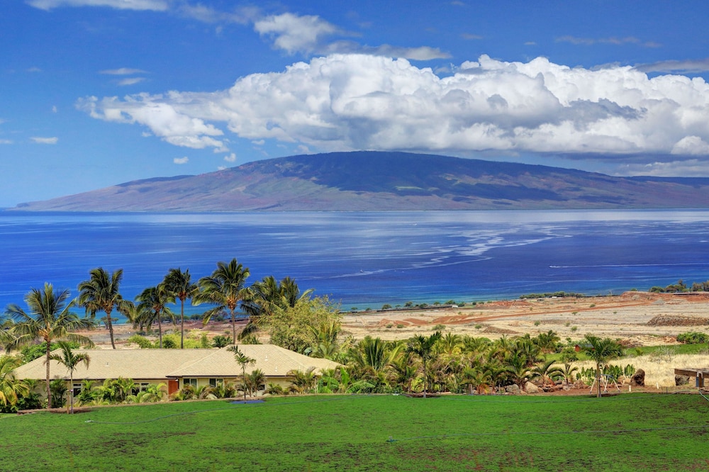 Aloha Spirit Maui 2 Bedroom Home by RedAwning - Image 5