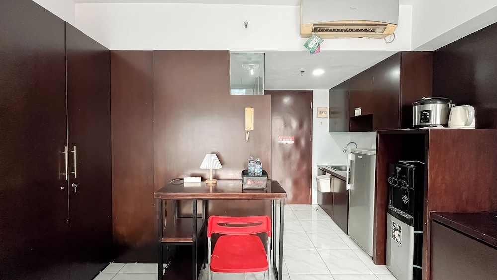 Homey Studio At Sahid Metropolitan Apartment