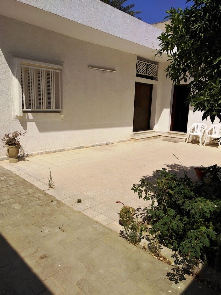 AliWali Room near Airport Tunis Carthage